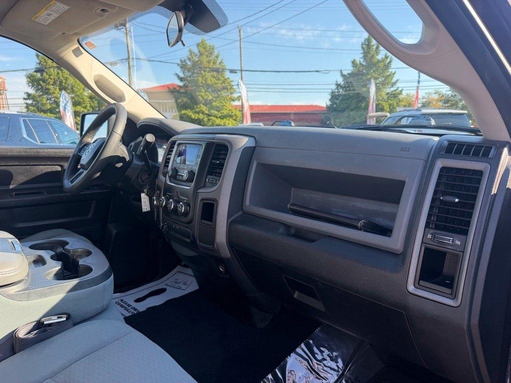 RAM 1500 4WD Quad Cab 140.5" Tradesman 2013