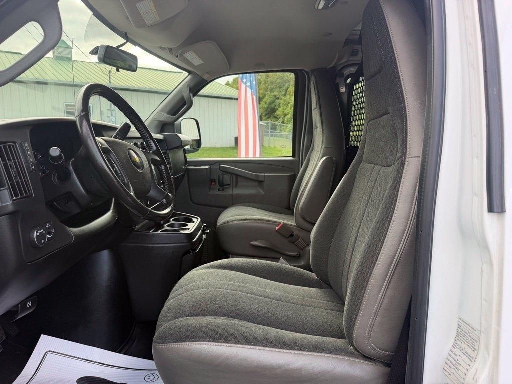 Chevrolet Express Cargo Van RWD 2500 135" 2020
