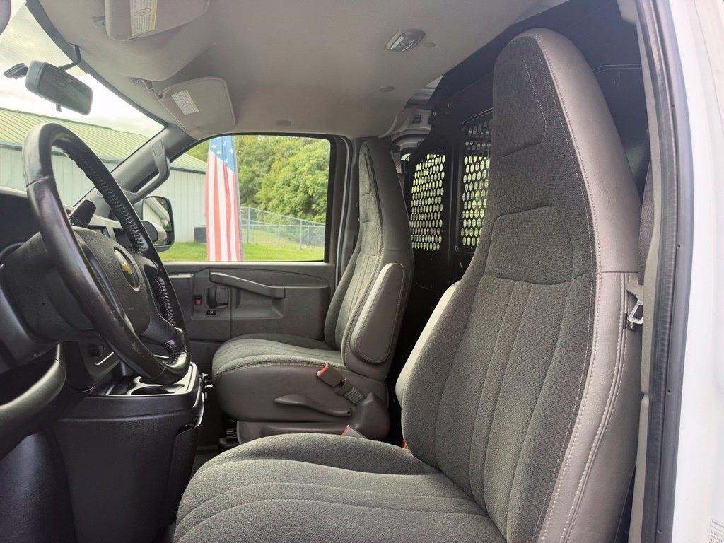 Chevrolet Express Cargo Van RWD 2500 135" 2020