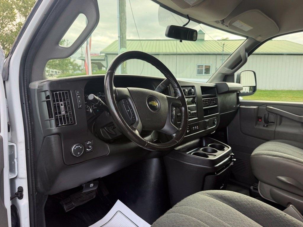 Chevrolet Express Cargo Van RWD 2500 135" 2020