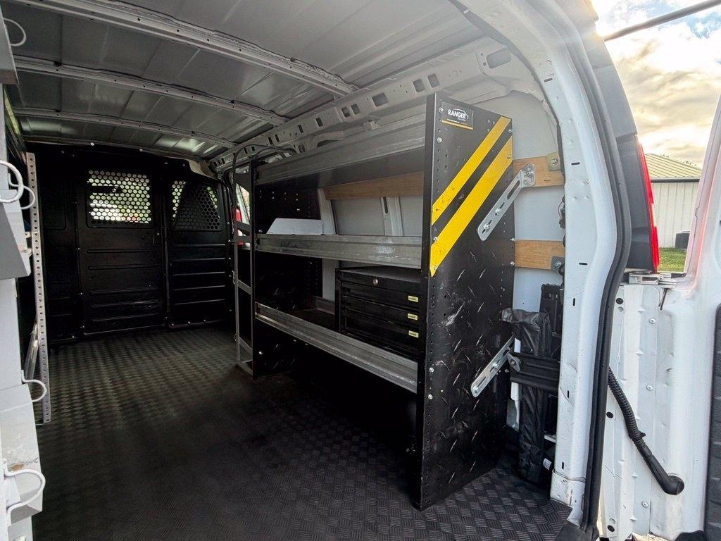 Chevrolet Express Cargo Van RWD 2500 135" 2020