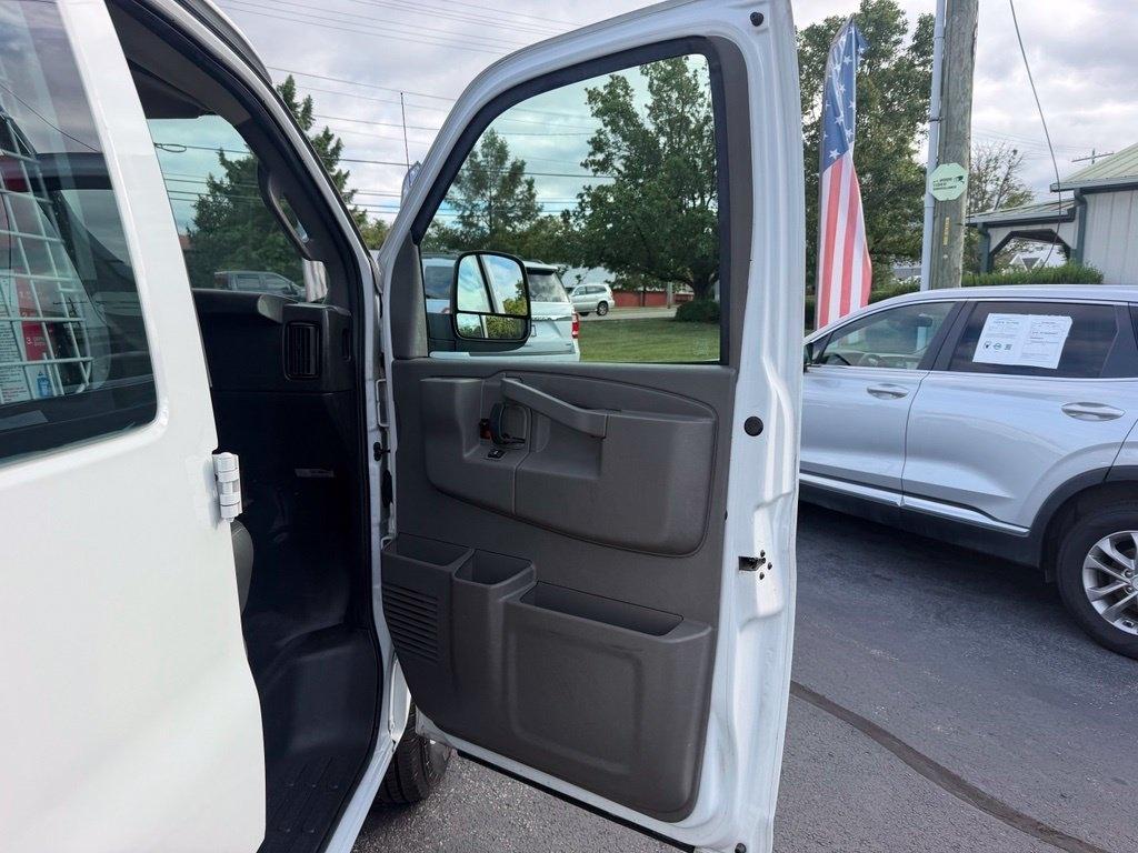 Chevrolet Express Cargo Van RWD 2500 135" 2020