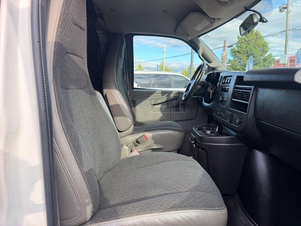 Chevrolet Express Cargo Van RWD 2500 135" 2020