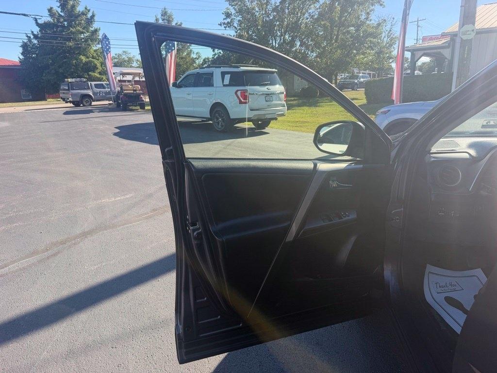 Toyota RAV4 Adventure AWD (Natl) 2018