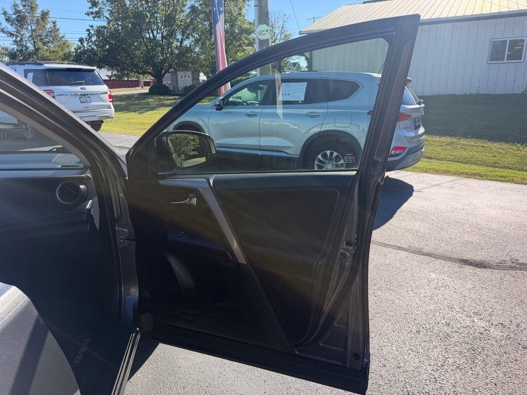 Toyota RAV4 Adventure AWD (Natl) 2018