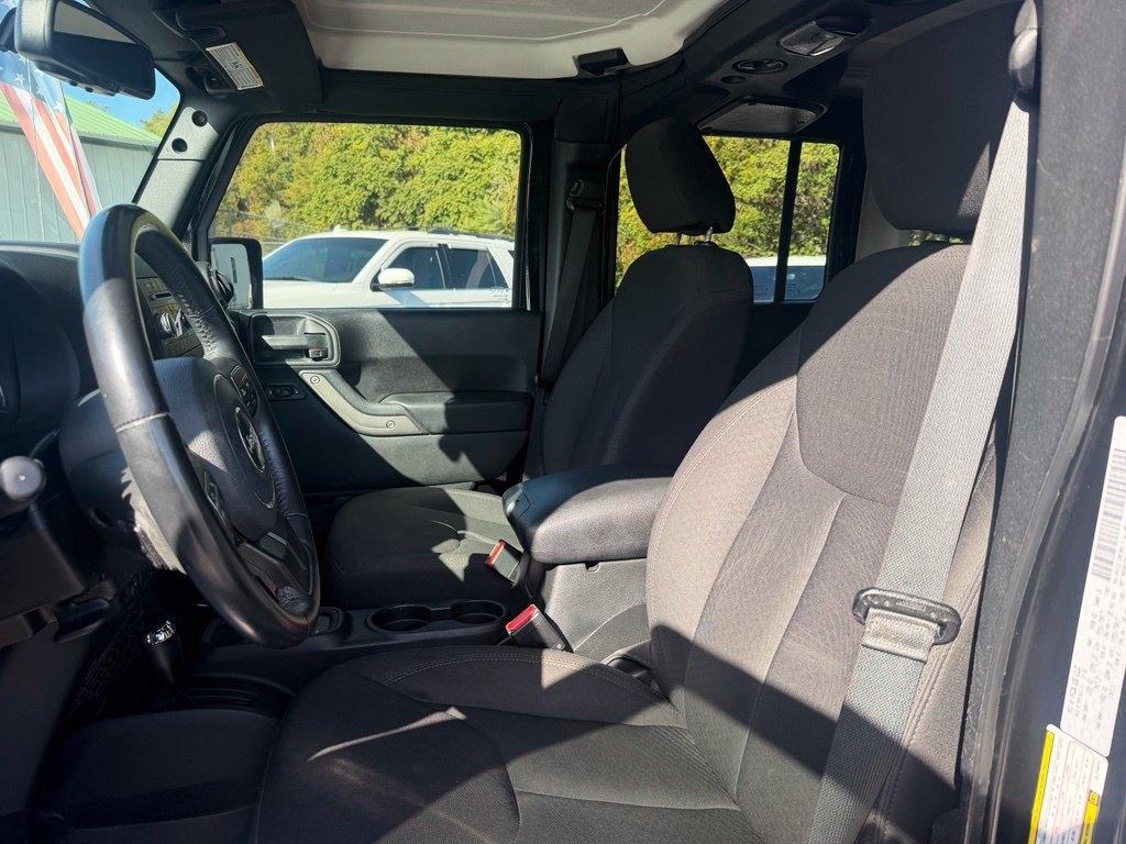 Jeep Wrangler Unlimited 4WD 4dr Sport 2016