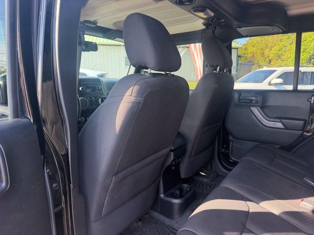 Jeep Wrangler Unlimited 4WD 4dr Sport 2016