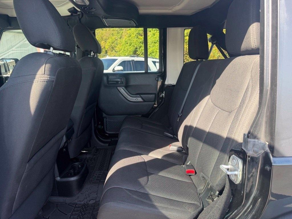 Jeep Wrangler Unlimited 4WD 4dr Sport 2016