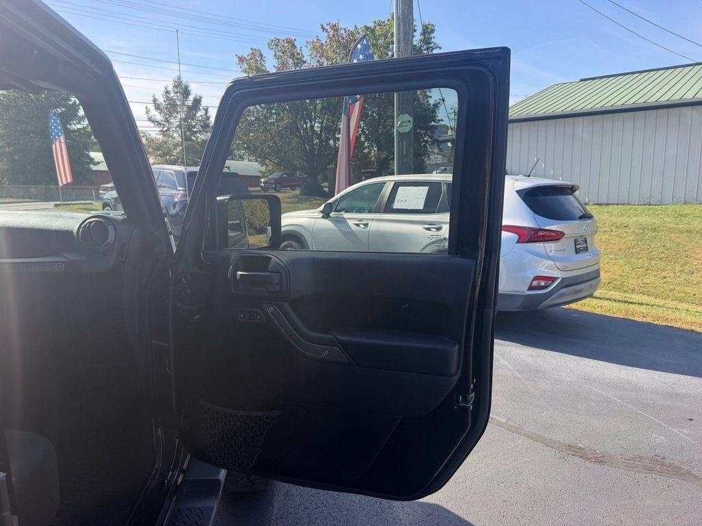 Jeep Wrangler Unlimited 4WD 4dr Sport 2016