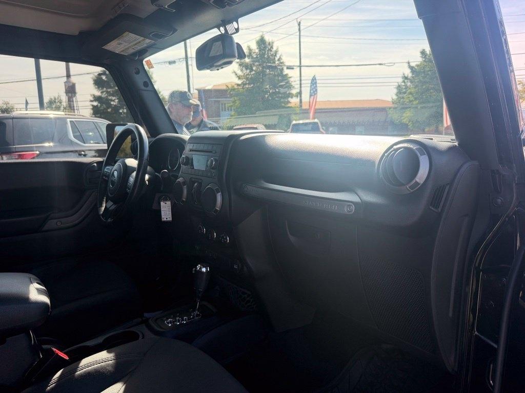 Jeep Wrangler Unlimited 4WD 4dr Sport 2016