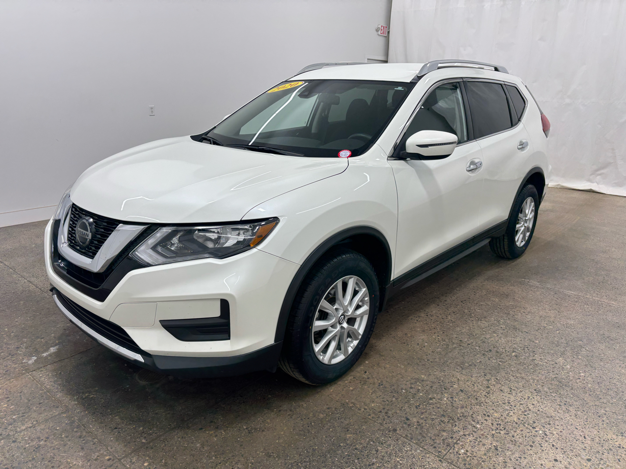 2020 Nissan Rogue SV AWD photo 2