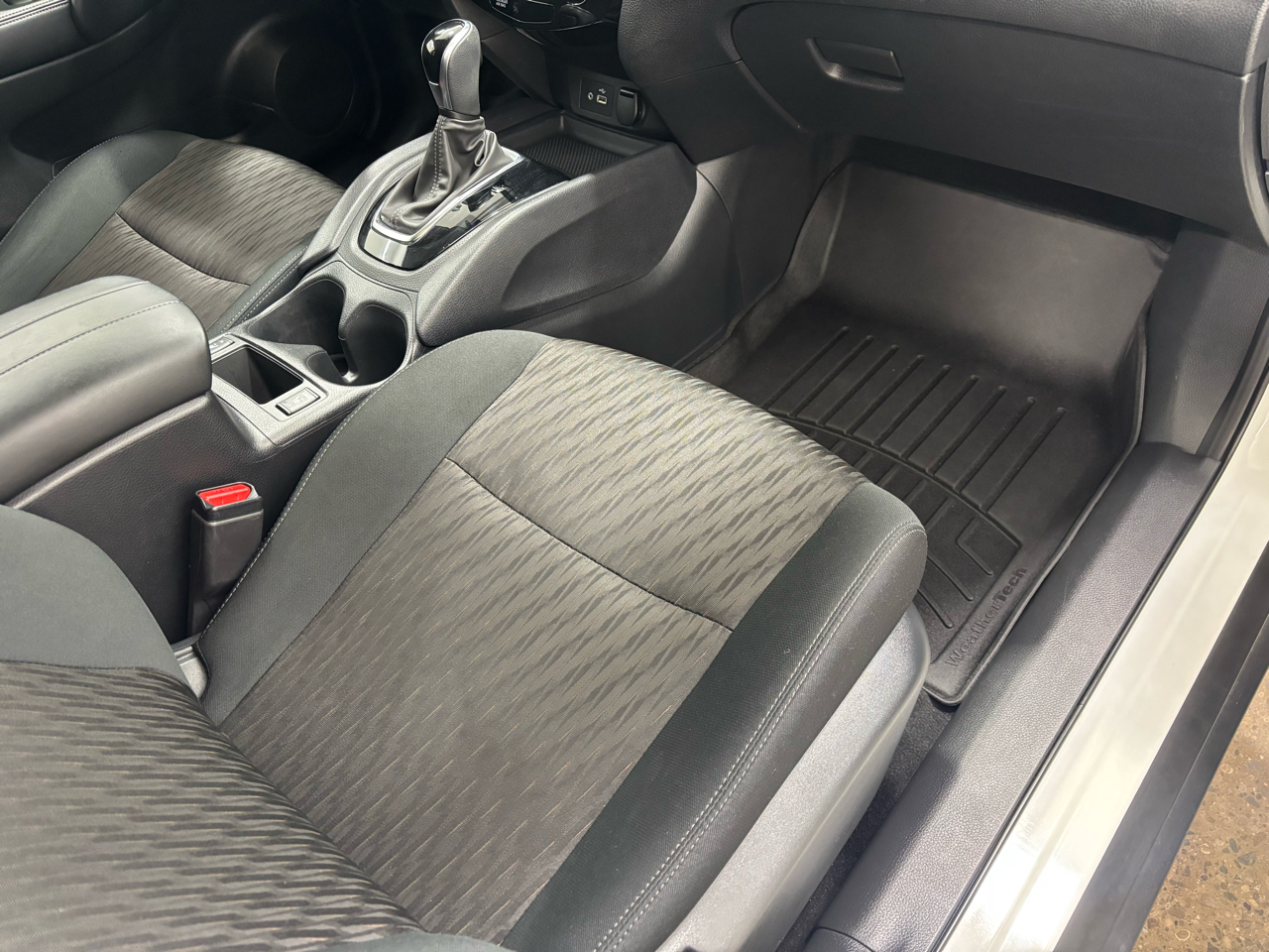 2020 Nissan Rogue SV AWD photo 9