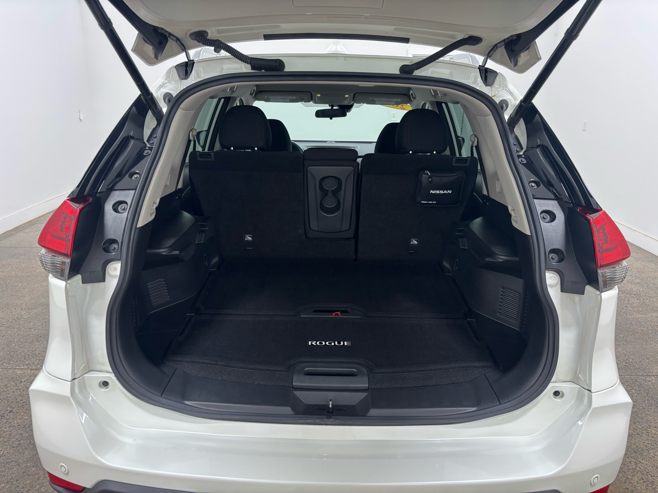 2020 Nissan Rogue SV AWD photo 12