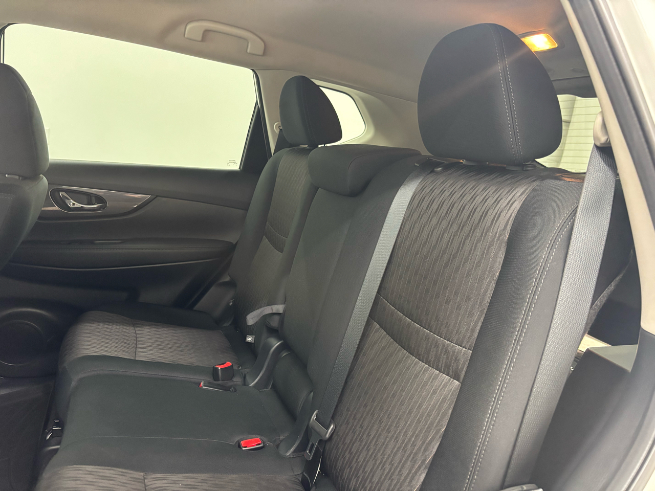 2020 Nissan Rogue SV AWD photo 14