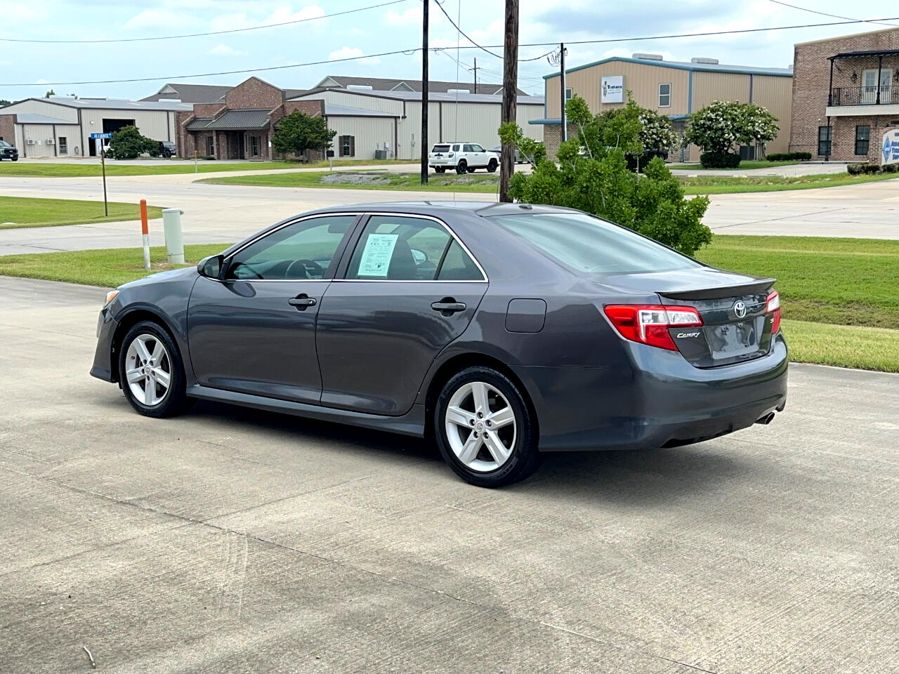 View vehicle photo 7