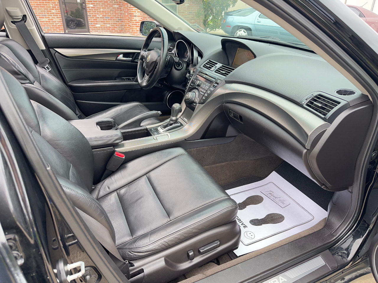 Acura TL 6-Speed AT with Tech Package and 18-In. WP 2013 Acura TL 6-Speed AT with Tech Package and 18-In. WP 2013