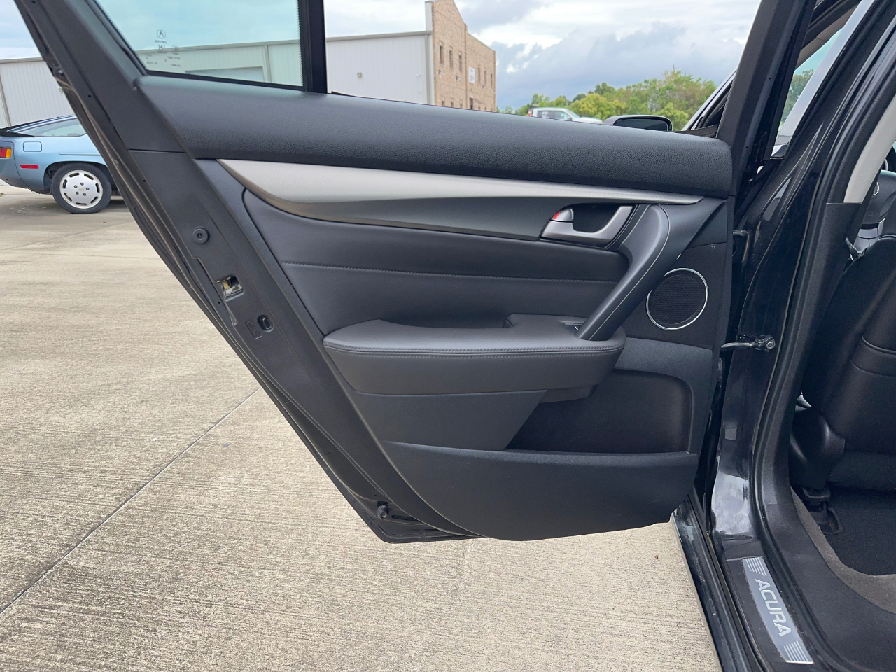 Acura TL 6-Speed AT with Tech Package and 18-In. WP 2013 Acura TL 6-Speed AT with Tech Package and 18-In. WP 2013