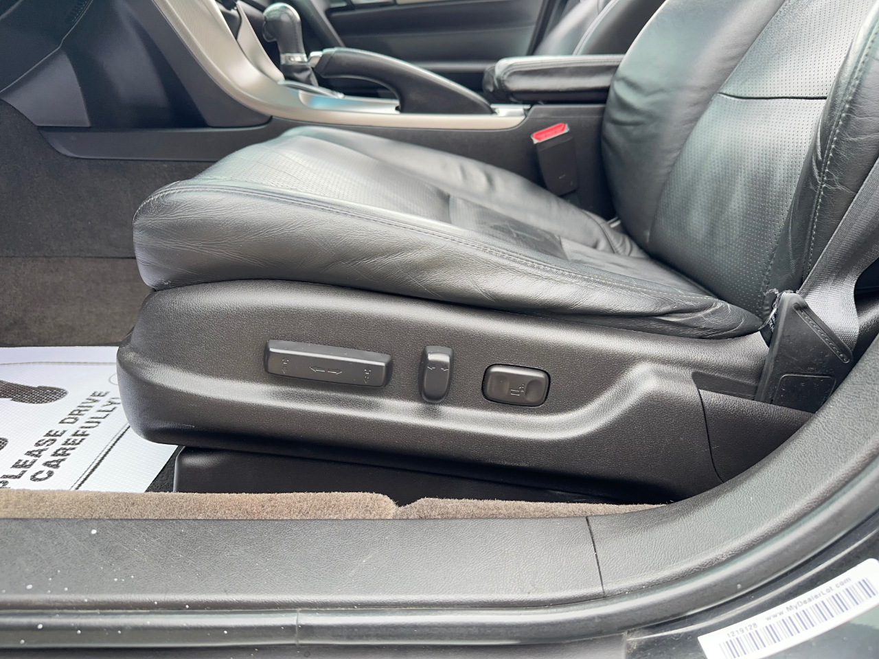 Acura TL 6-Speed AT with Tech Package and 18-In. WP 2013 Acura TL 6-Speed AT with Tech Package and 18-In. WP 2013