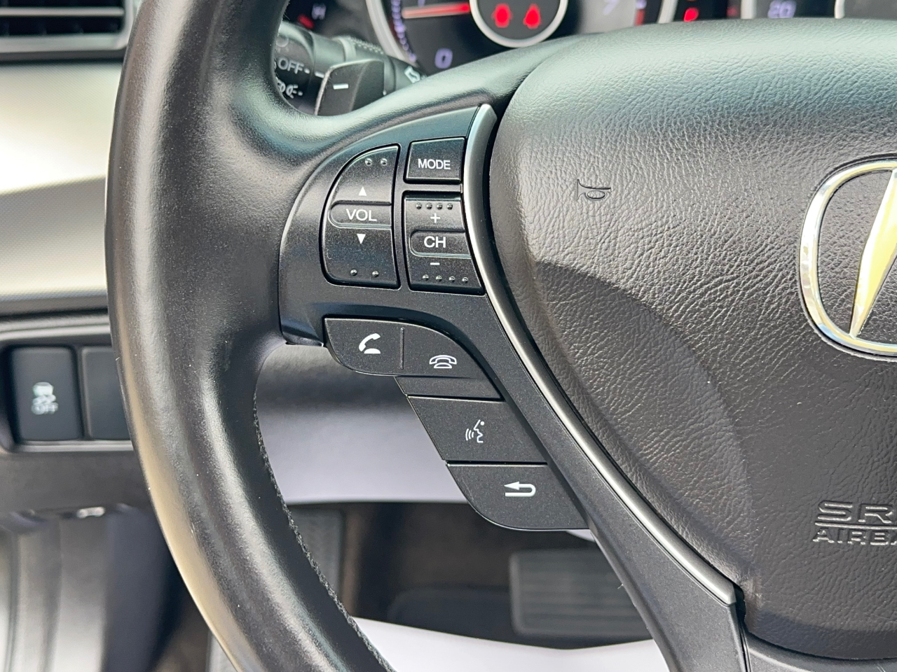 Acura TL 6-Speed AT with Tech Package and 18-In. WP 2013 Acura TL 6-Speed AT with Tech Package and 18-In. WP 2013