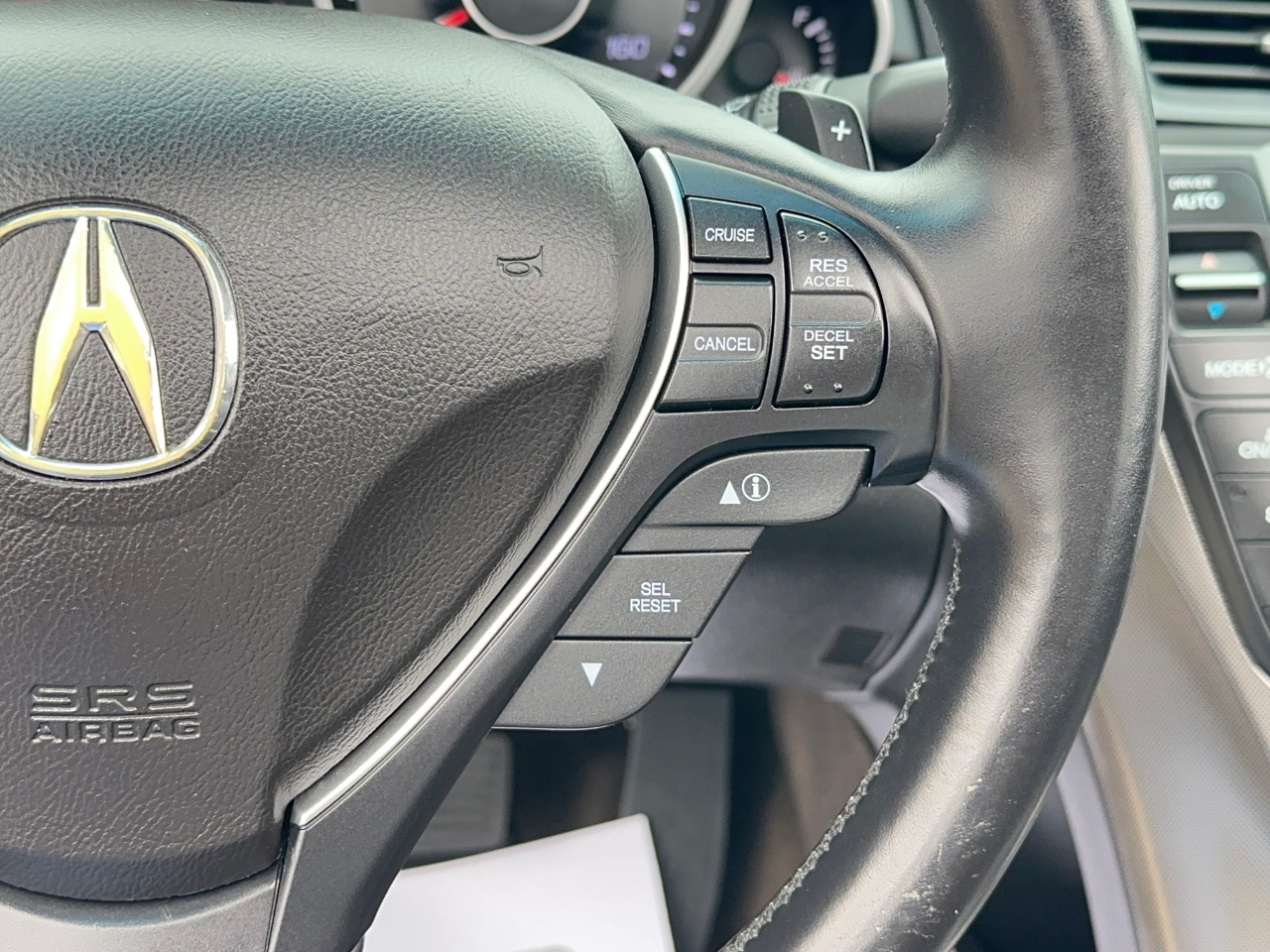 Acura TL 6-Speed AT with Tech Package and 18-In. WP 2013 Acura TL 6-Speed AT with Tech Package and 18-In. WP 2013