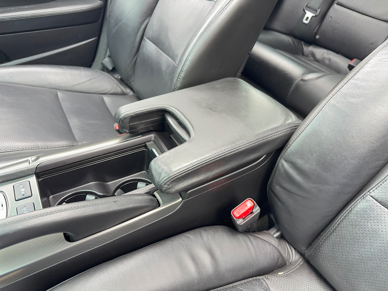 Acura TL 6-Speed AT with Tech Package and 18-In. WP 2013 Acura TL 6-Speed AT with Tech Package and 18-In. WP 2013