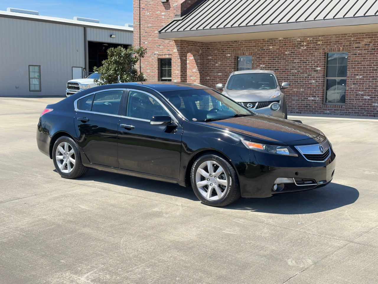 Acura TL 6-Speed AT with Tech Package and 18-In. WP 2013