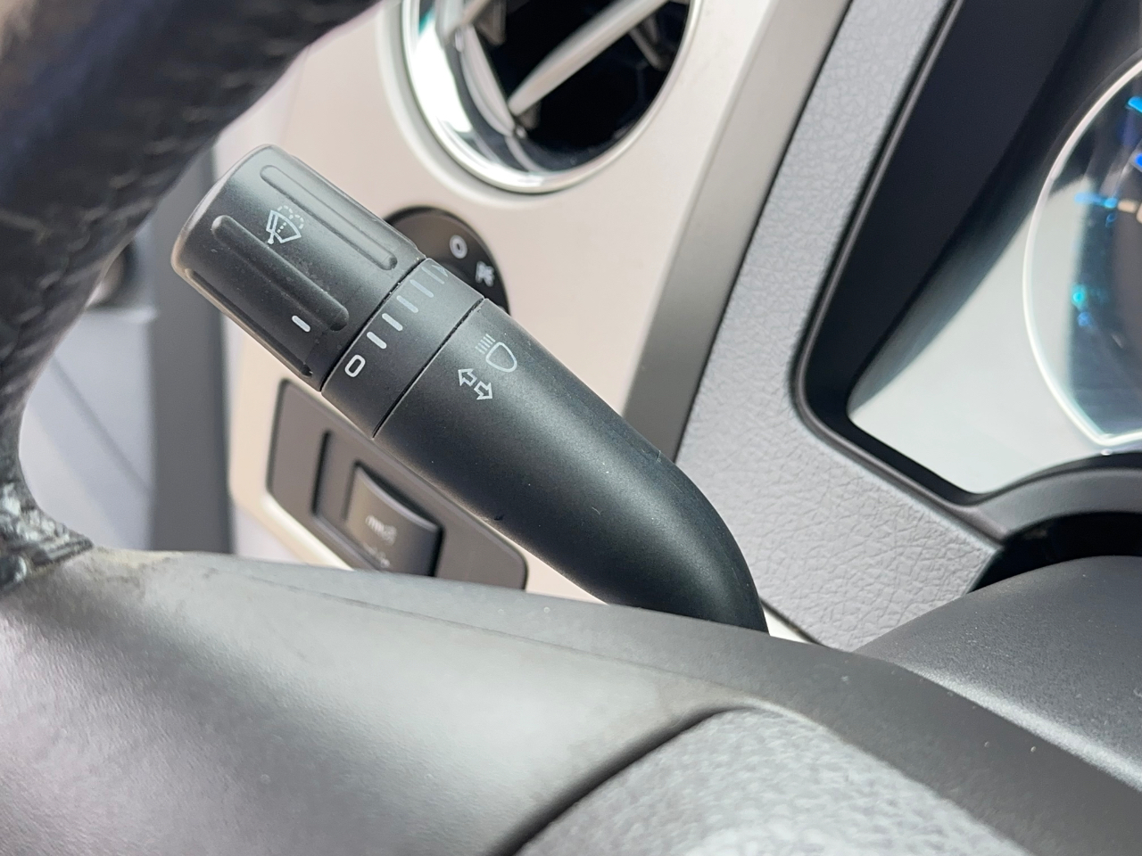 Ford F-150 Lariat SuperCrew 5.5-ft. Bed 2WD 2013