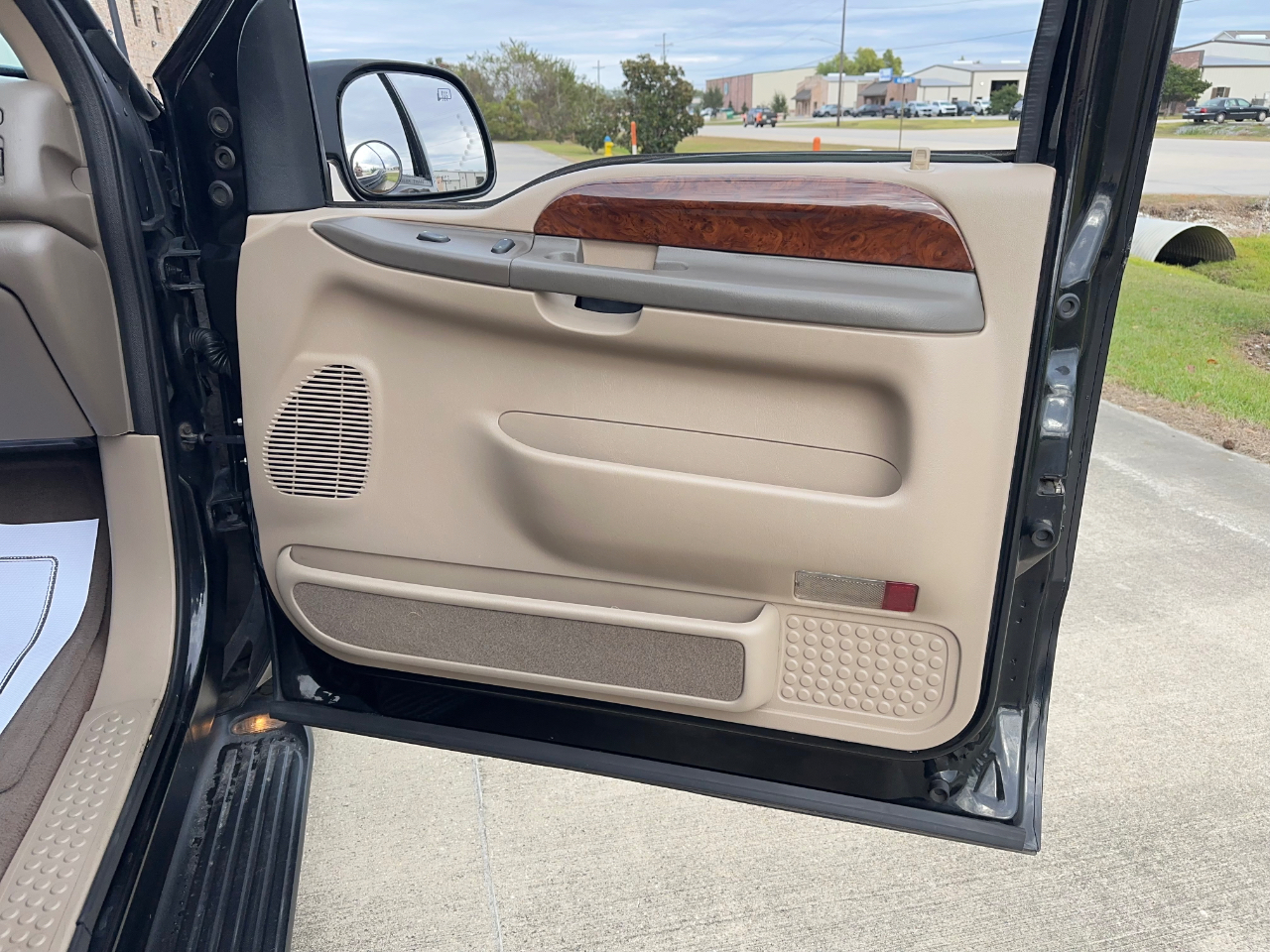 Ford Excursion Limited 2WD 2001