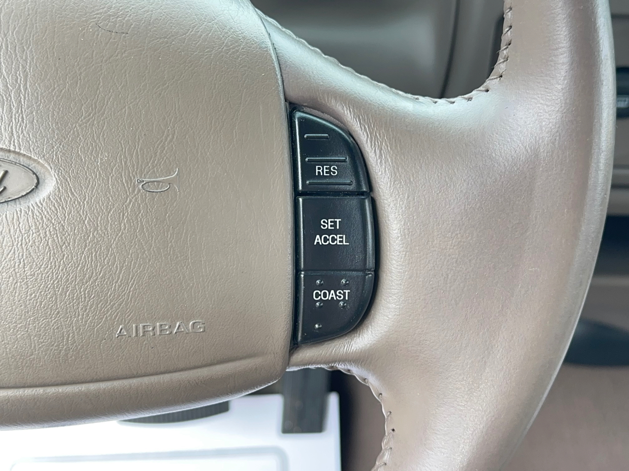 Ford Excursion Limited 2WD 2001