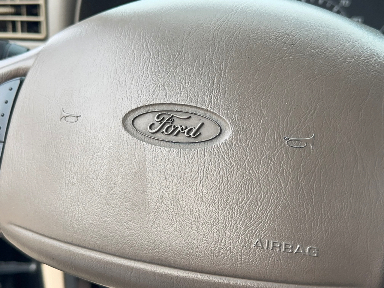 Ford Excursion Limited 2WD 2001