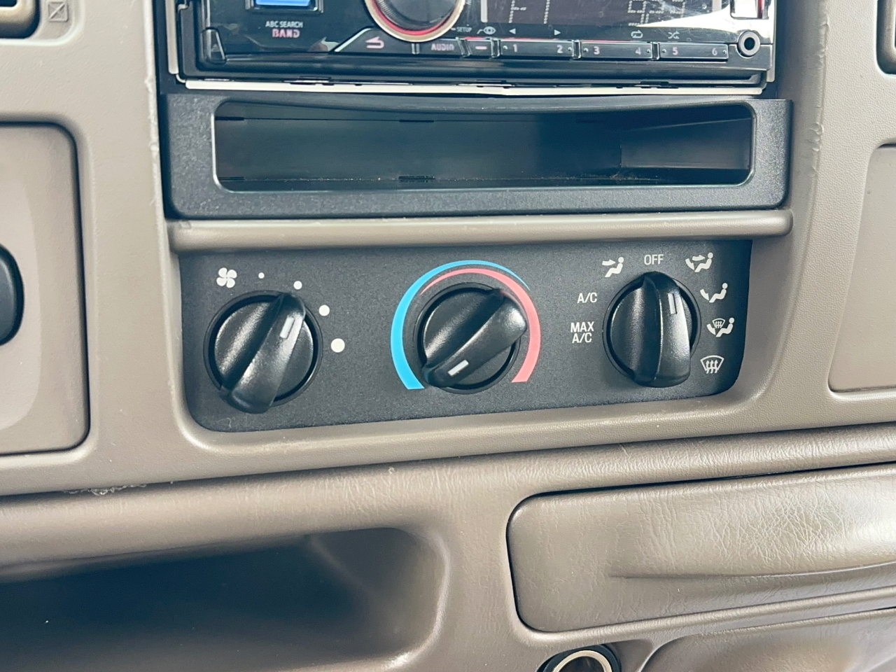 Ford Excursion Limited 2WD 2001