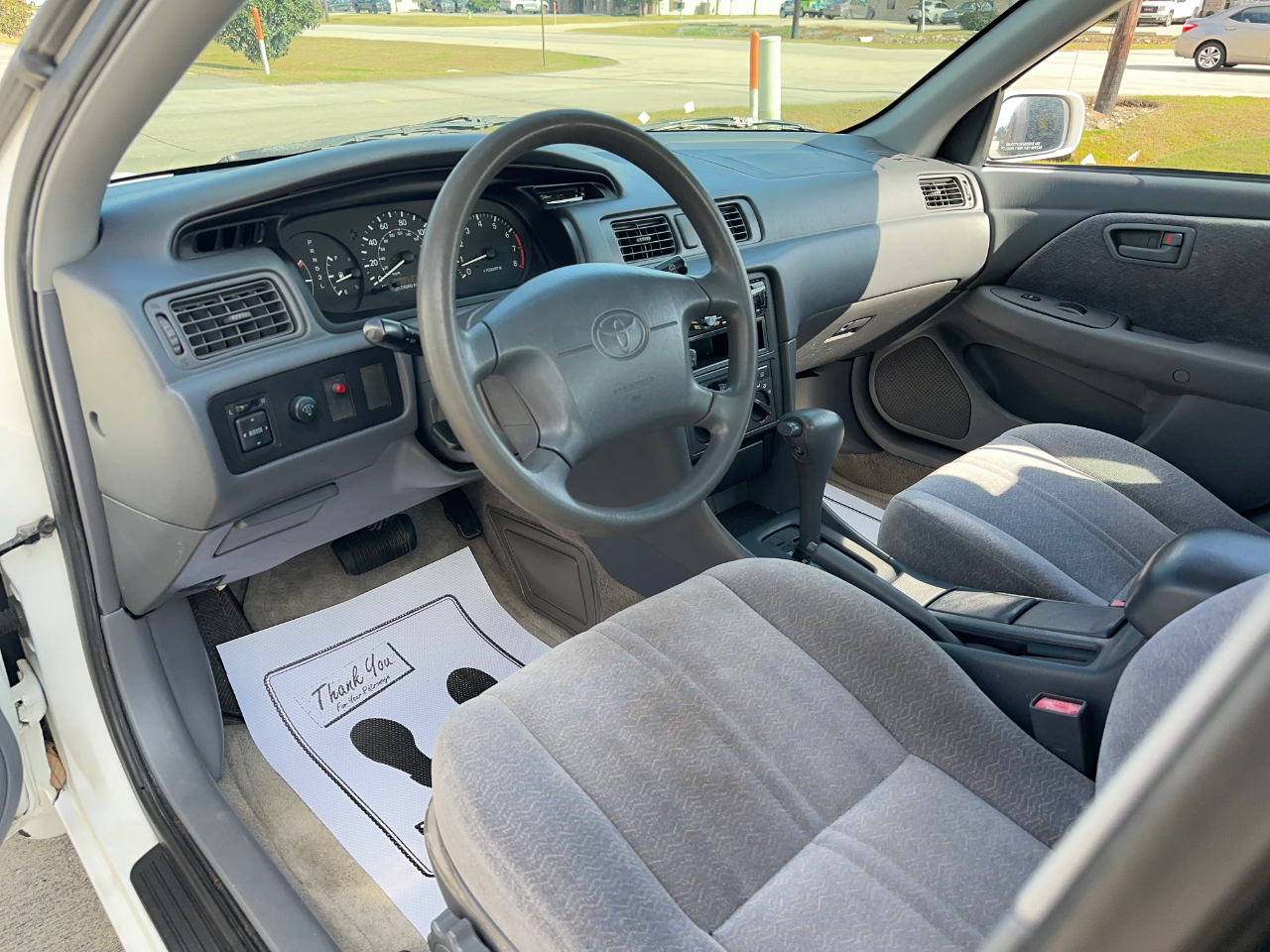 Toyota Camry LE 1998