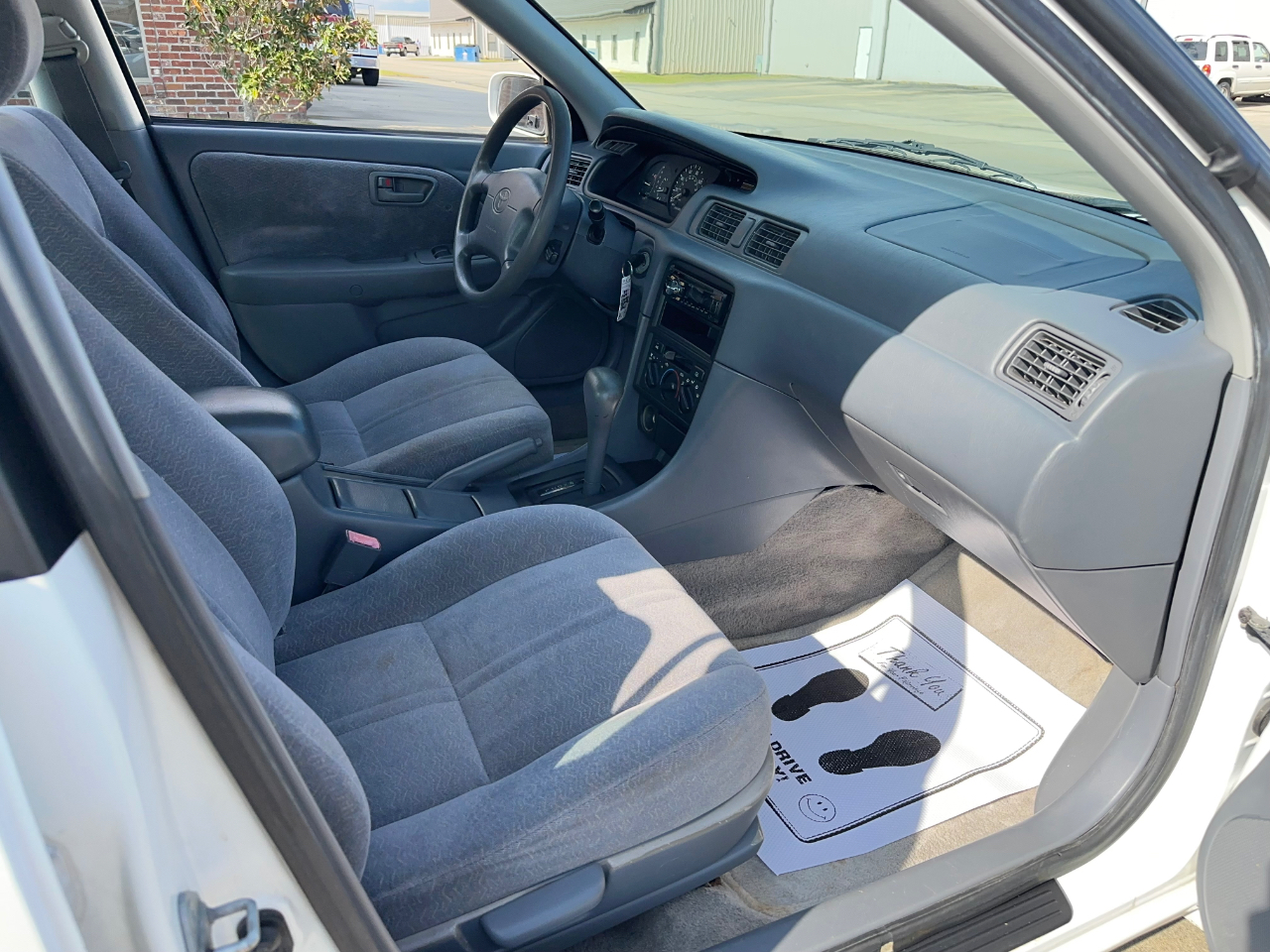 Toyota Camry LE 1998