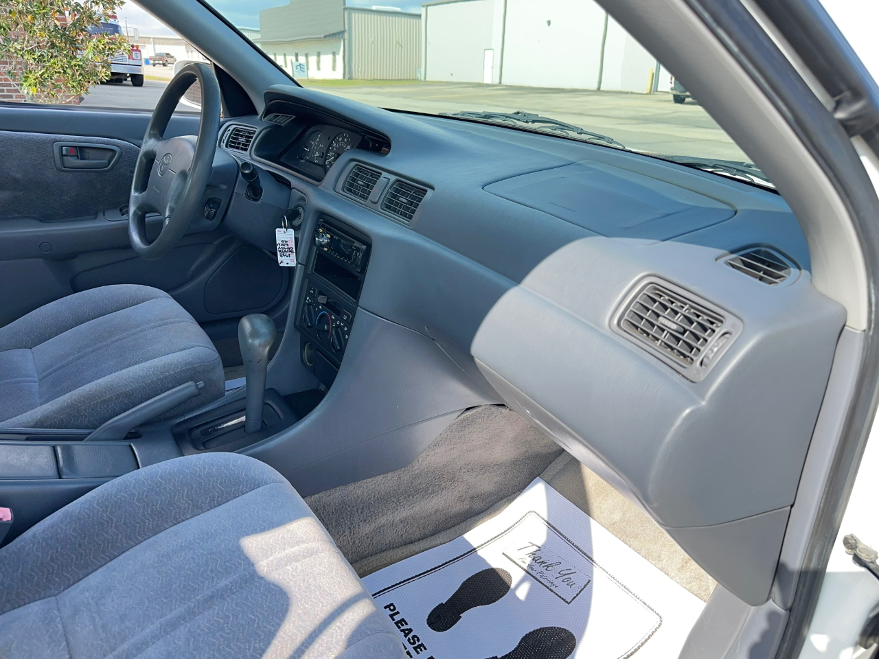 Toyota Camry LE 1998