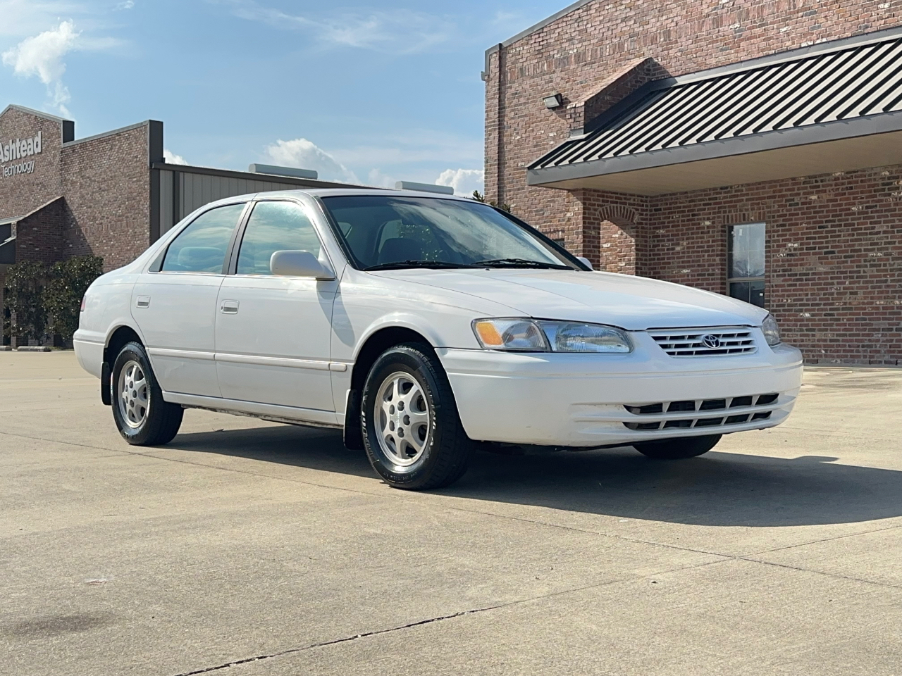 Toyota Camry LE 1998