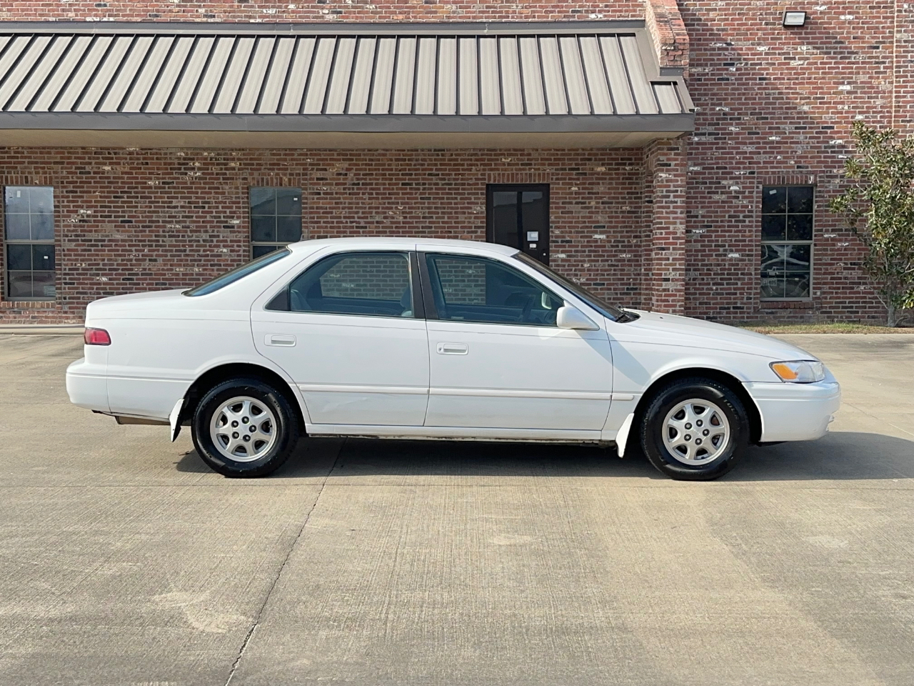 Toyota Camry LE 1998