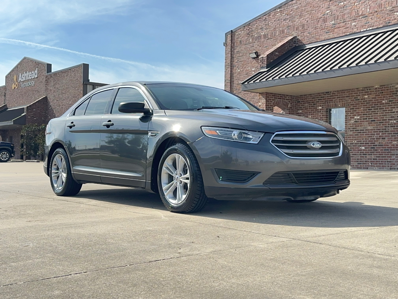 Ford Taurus SE FWD 2019