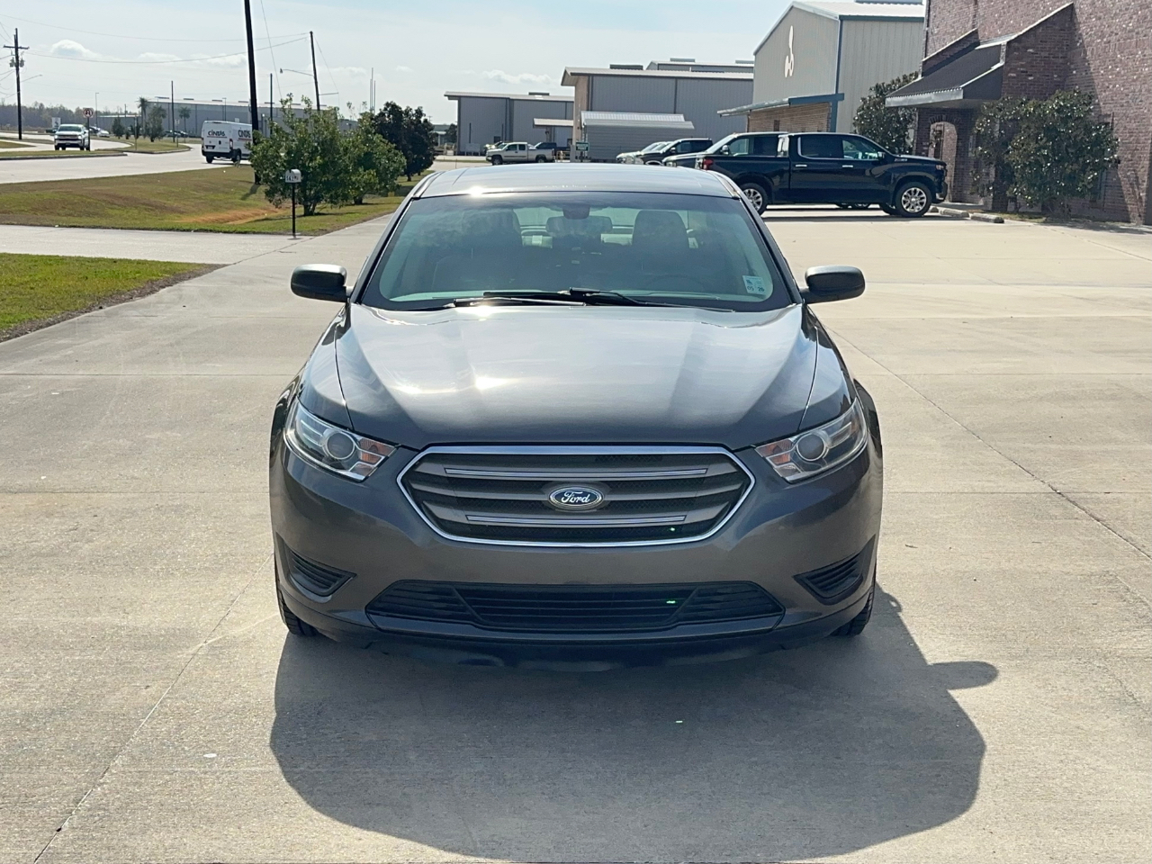 Ford Taurus SE FWD 2019