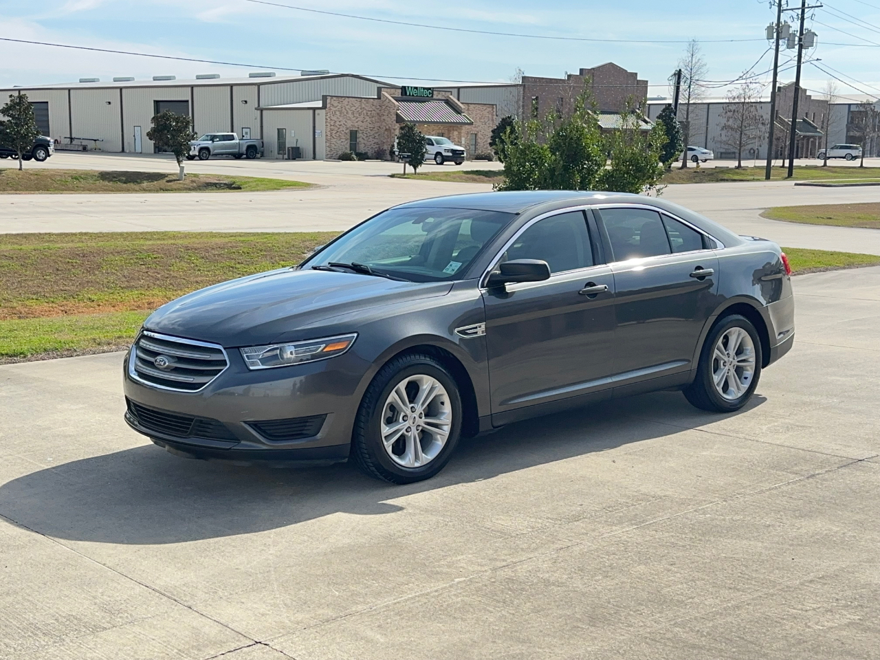 Ford Taurus SE FWD 2019