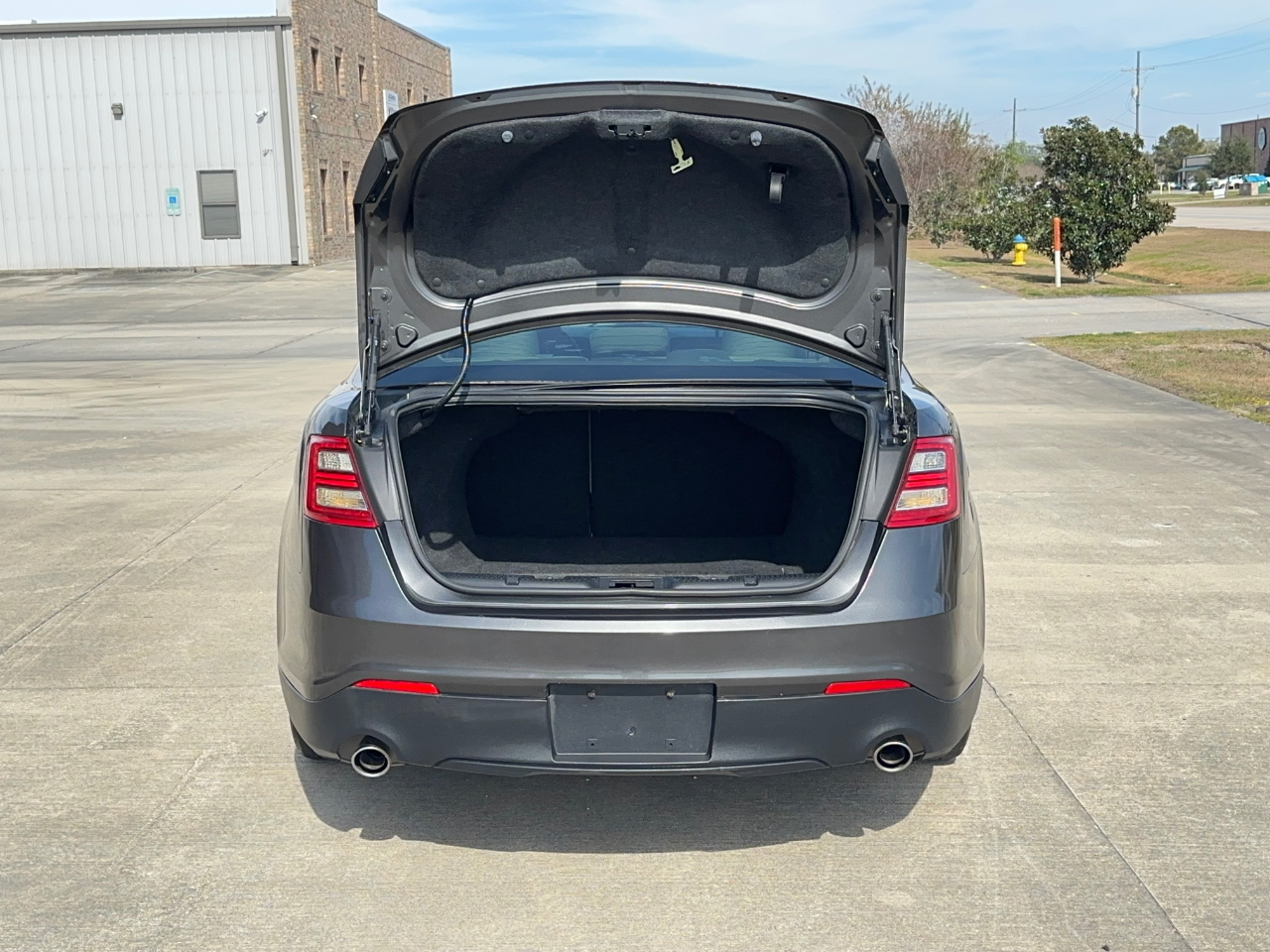 Ford Taurus SE FWD 2019