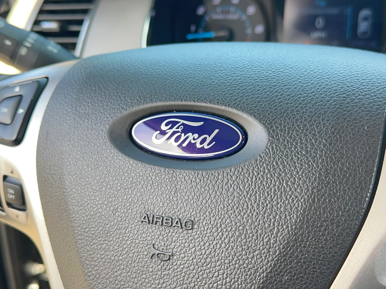 Ford Taurus SE FWD 2019