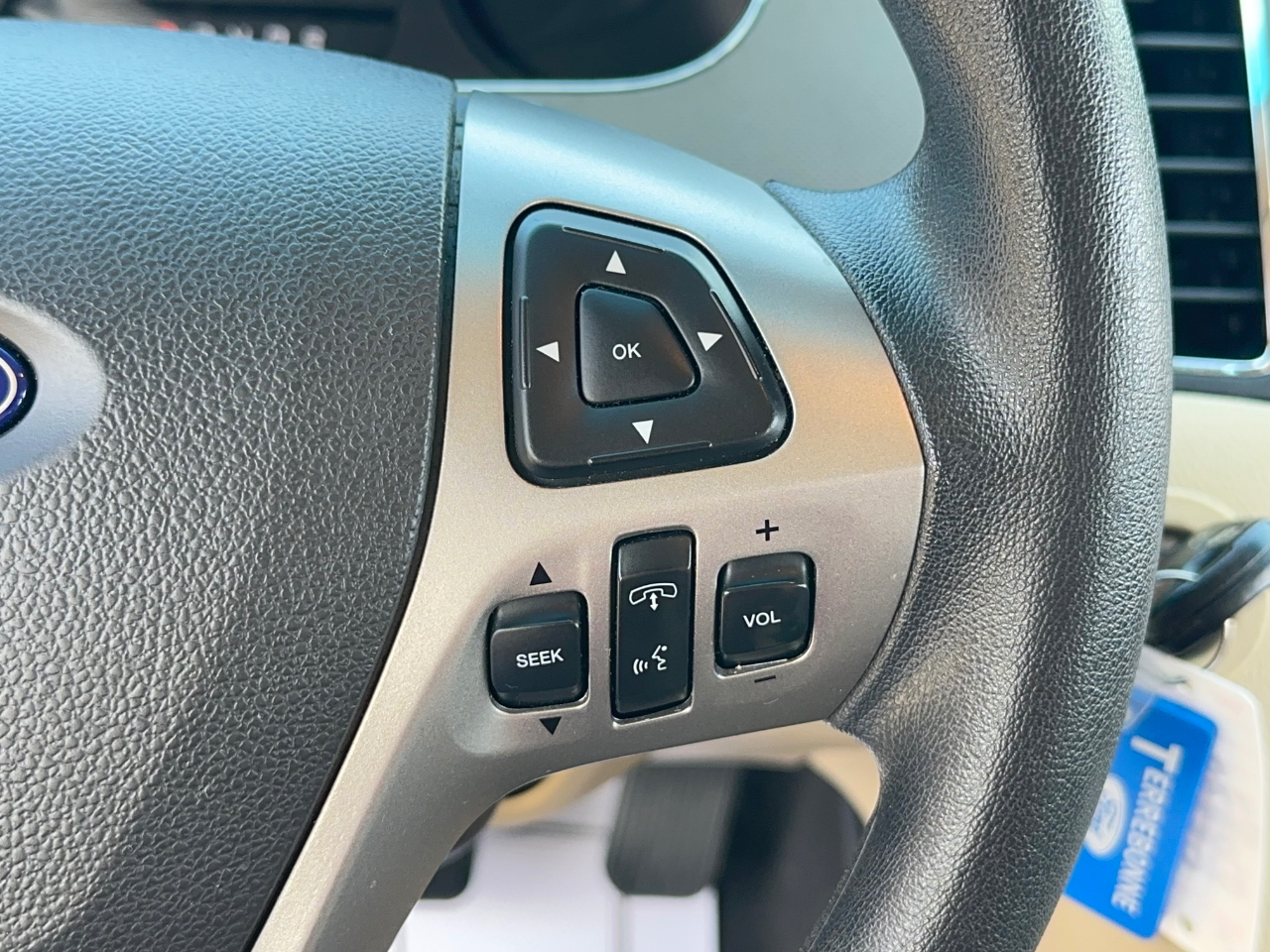 Ford Taurus SE FWD 2019