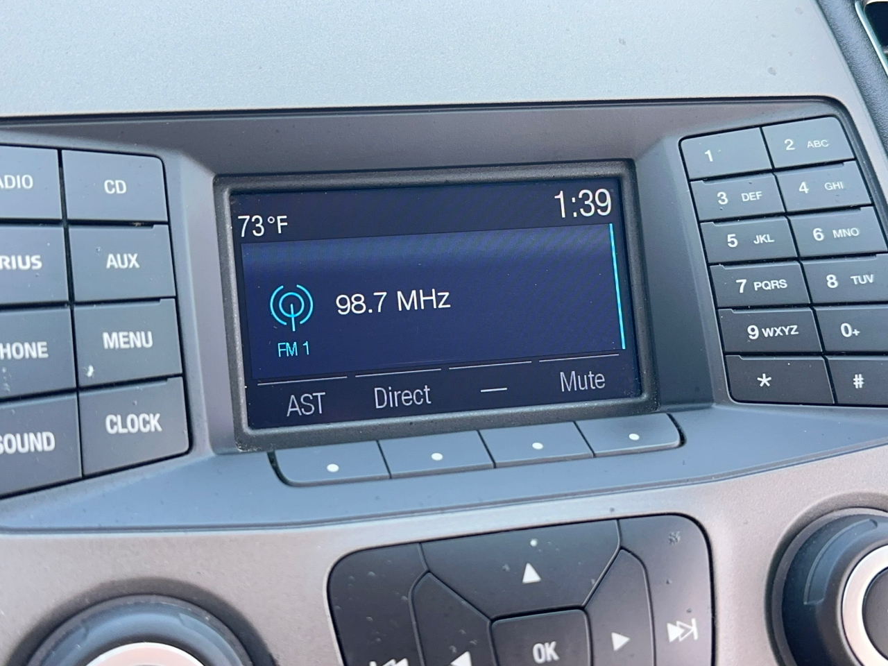 Ford Taurus SE FWD 2019