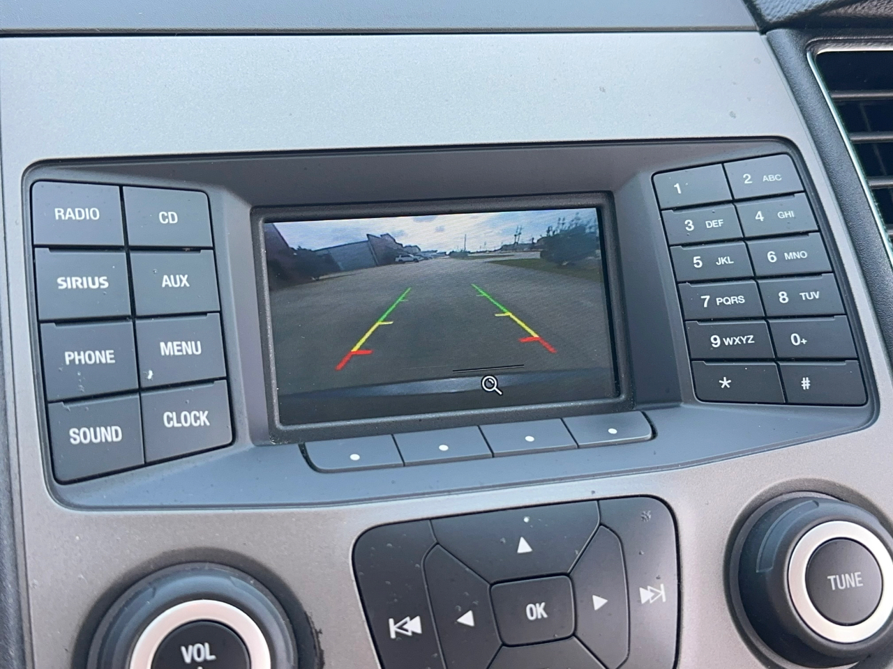 Ford Taurus SE FWD 2019