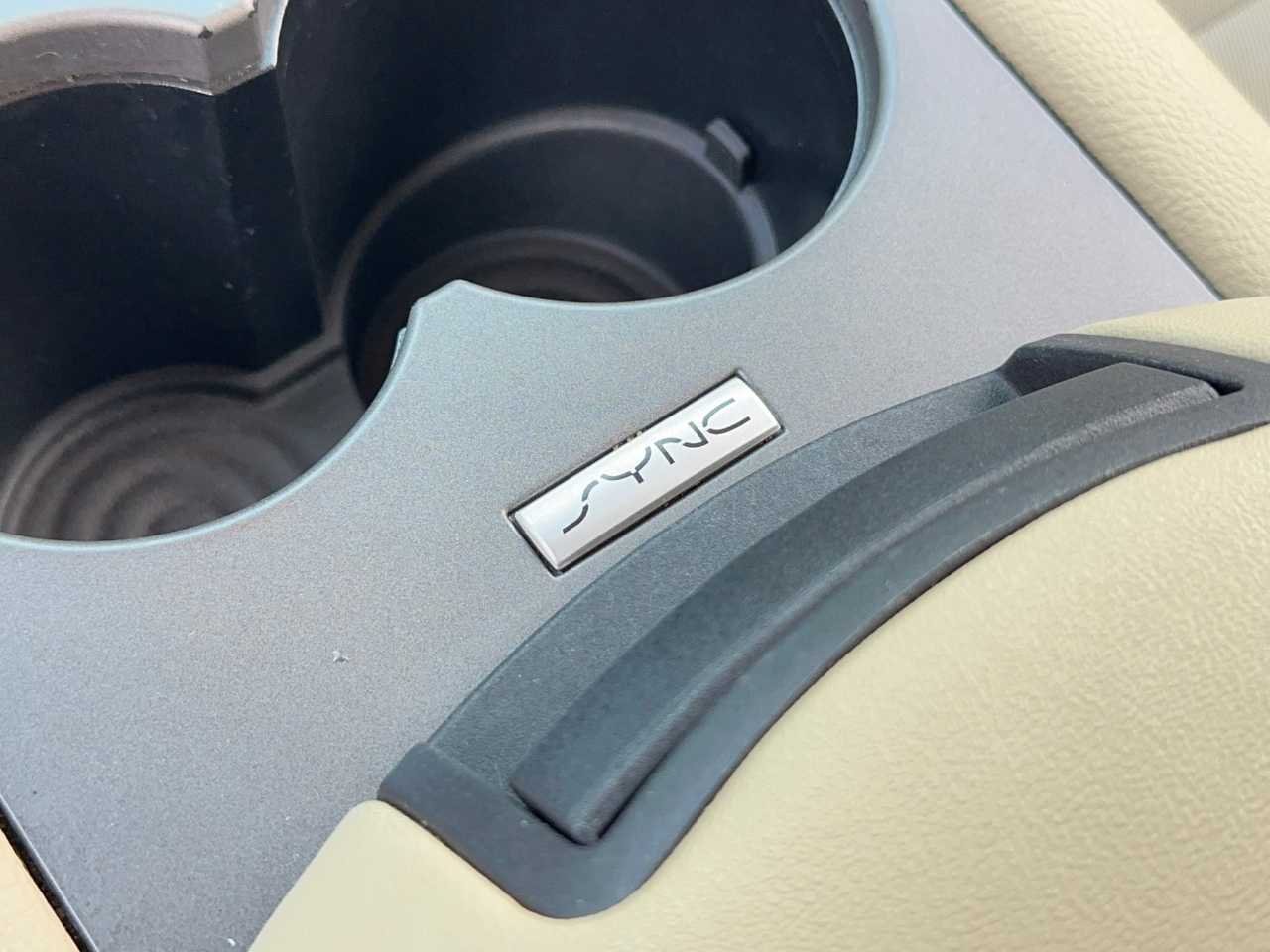 Ford Taurus SE FWD 2019