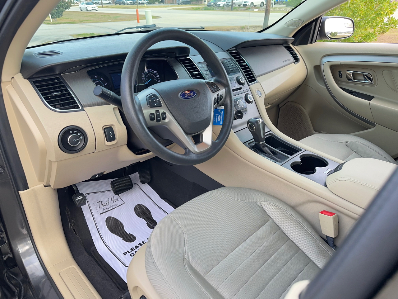 Ford Taurus SE FWD 2019