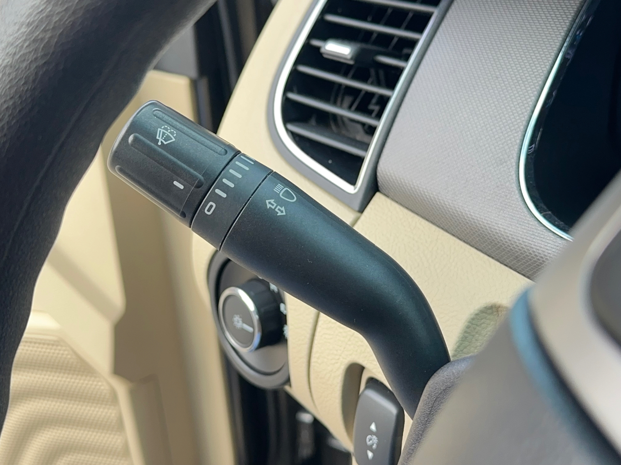 Ford Taurus SE FWD 2019