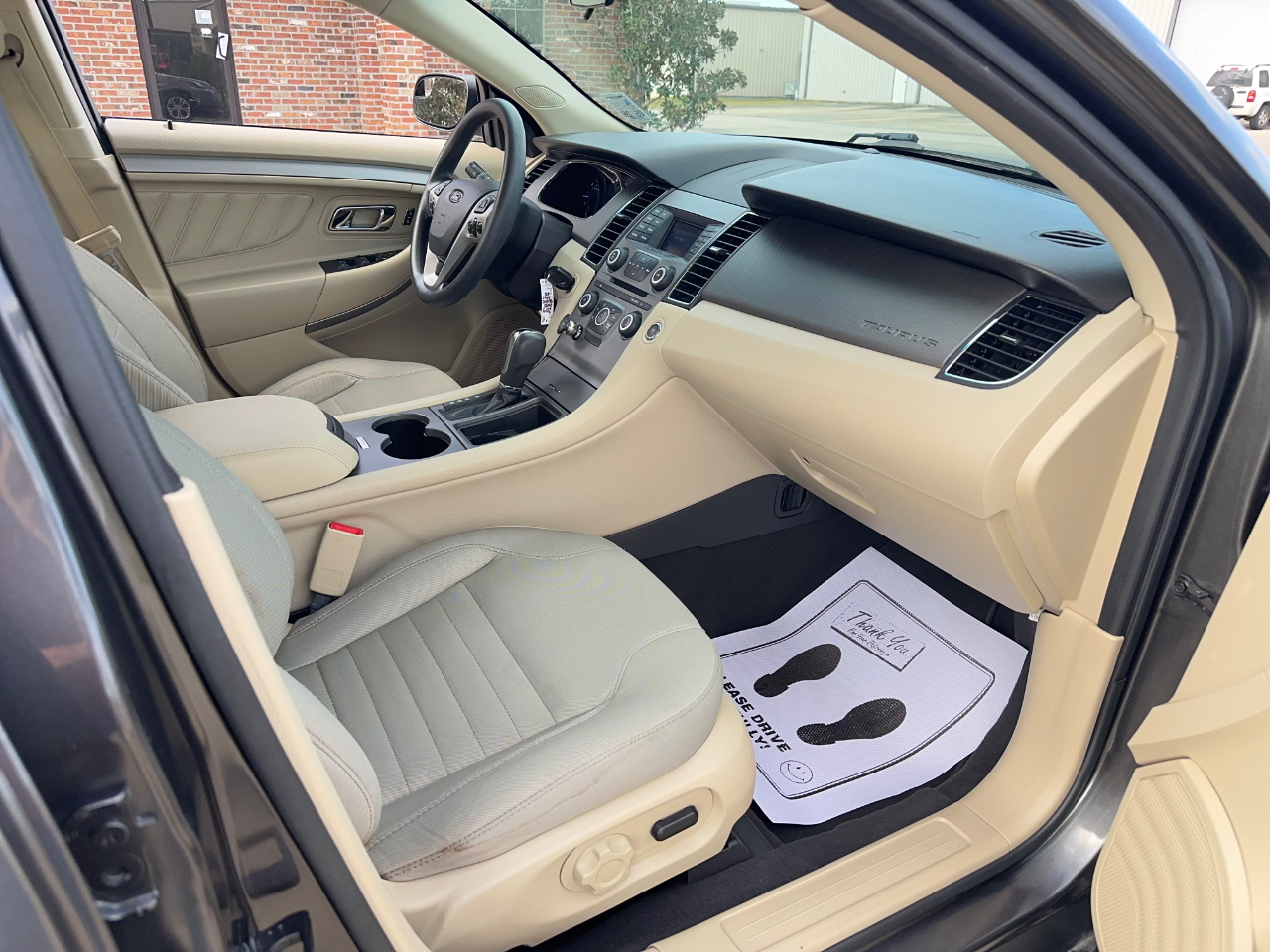 Ford Taurus SE FWD 2019