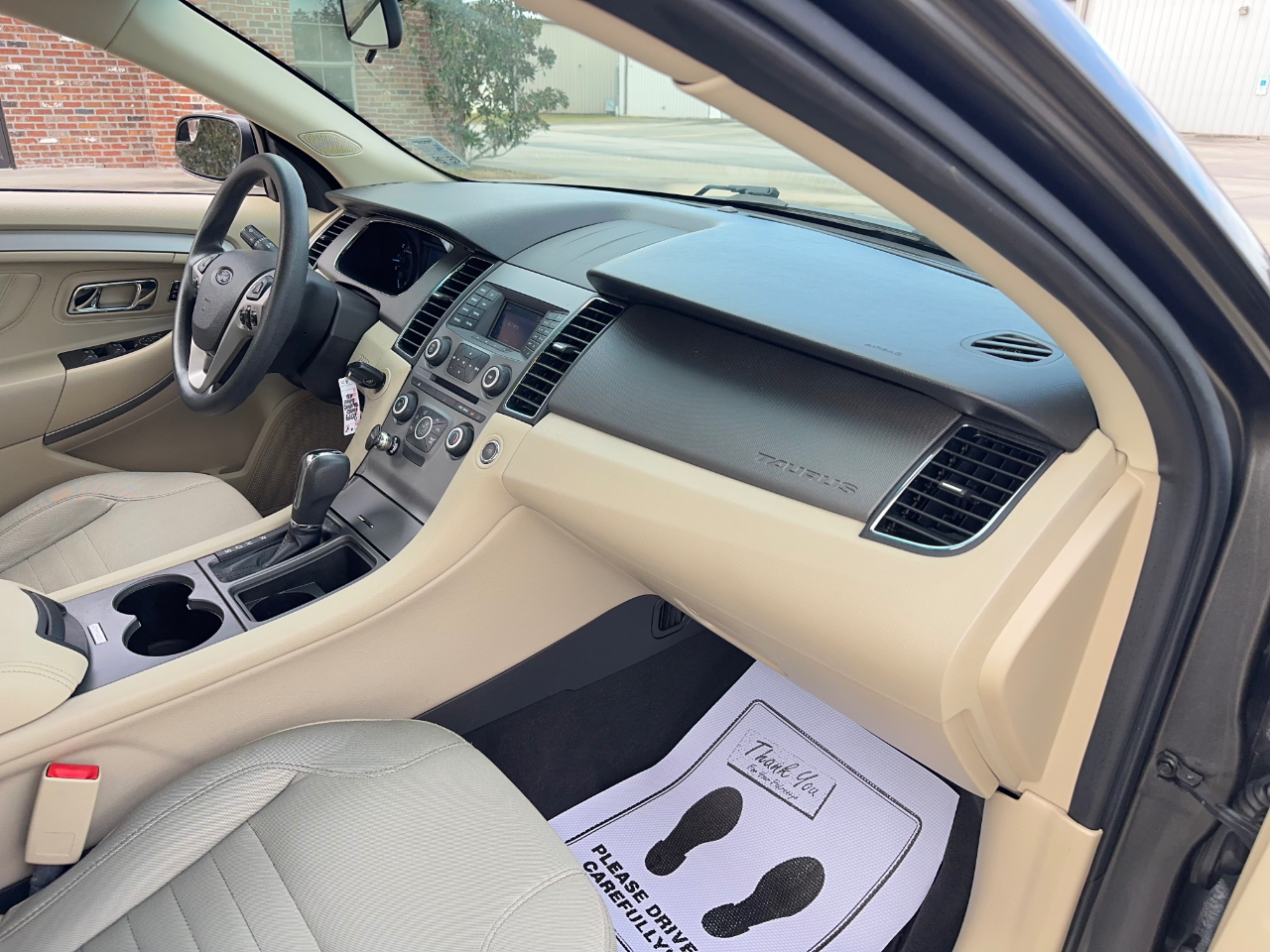 Ford Taurus SE FWD 2019