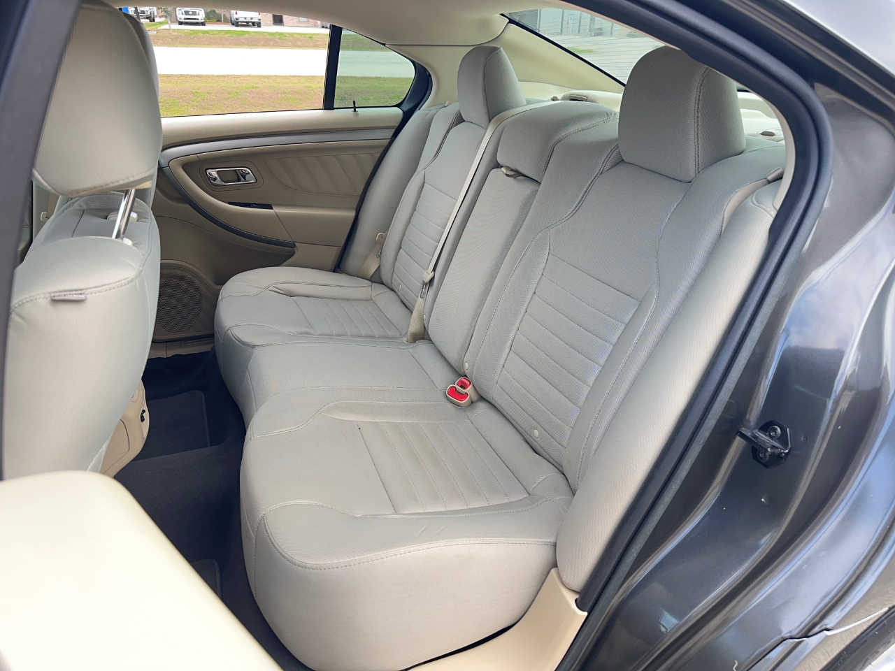 Ford Taurus SE FWD 2019